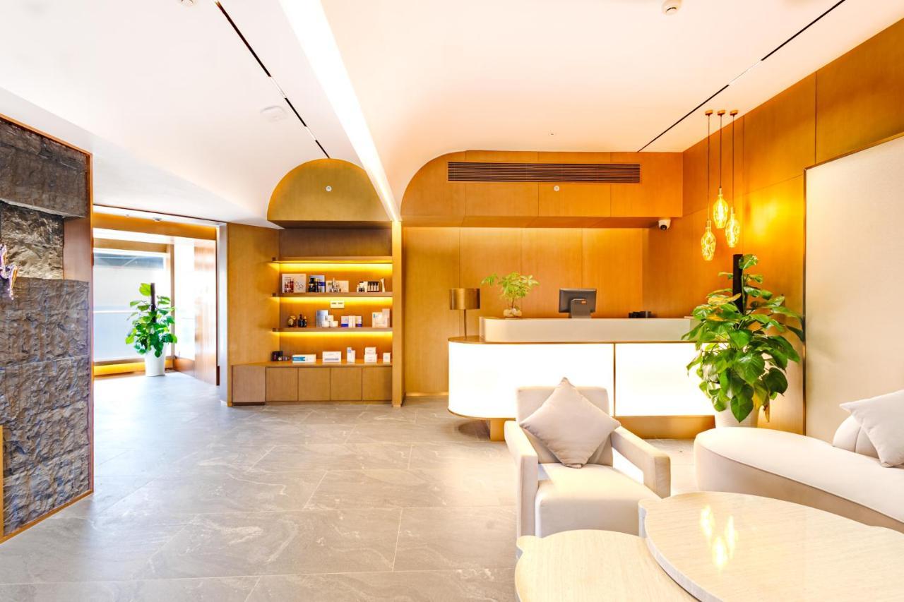 Howard Johnson Plaza By Wyndham Blue Bay סיהאנוקוויל מראה חיצוני תמונה