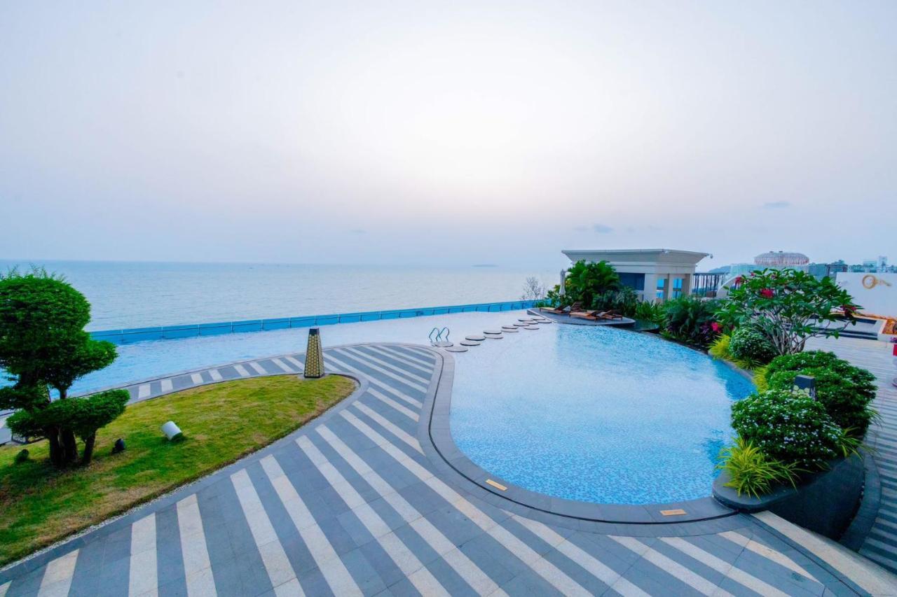 Howard Johnson Plaza By Wyndham Blue Bay סיהאנוקוויל מראה חיצוני תמונה